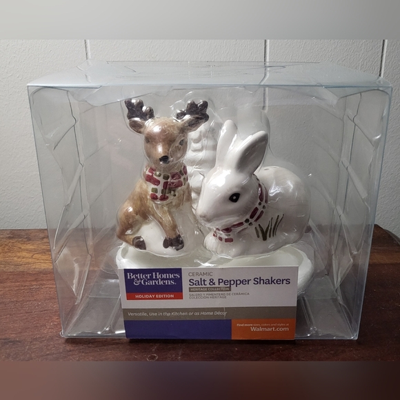 Salt N Pepper Shakers Ceramic  -Christmas - Picture 1 of 2